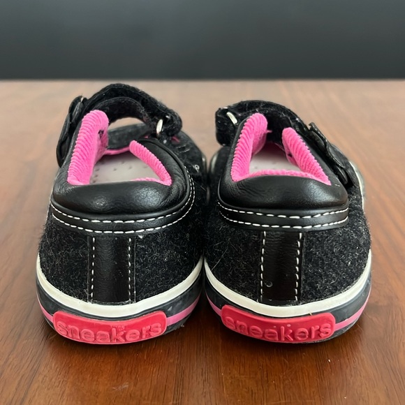 See Kai Run, Mary Jane, Velcro closure, flower detail, black/pink, 5 - Picture 5 of 8